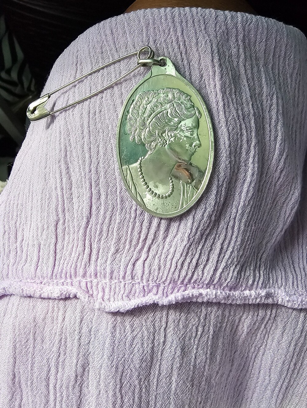PAMP Suisse 1/2 oz .999 fine silver Lady Fortuna cameo bar pendant, of 1/2 oz - Picture 8 of 8